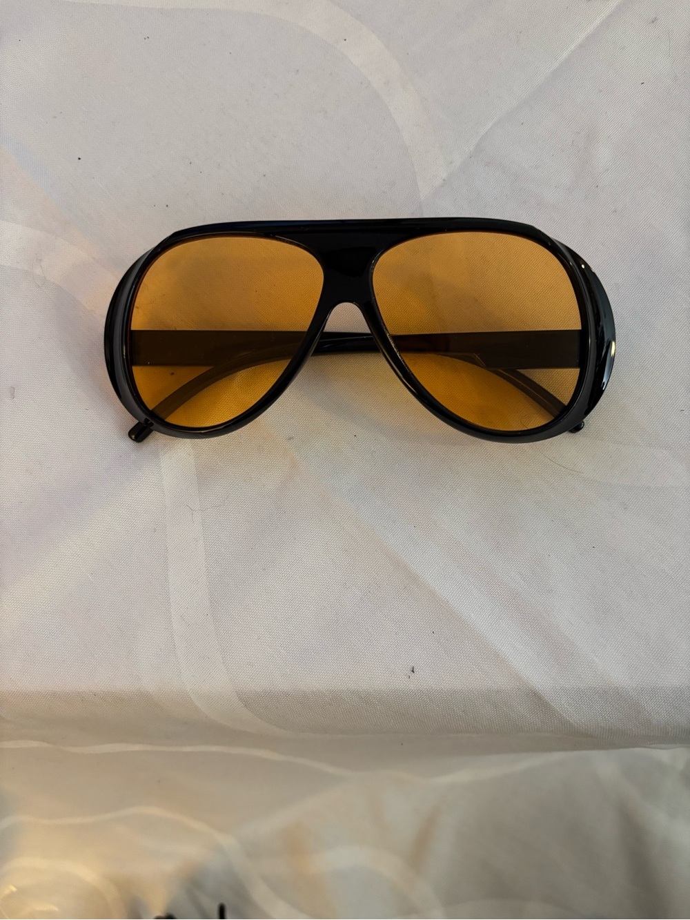 Retro Oversized Black Aviator Sunglasses Amber UV400 Lenses